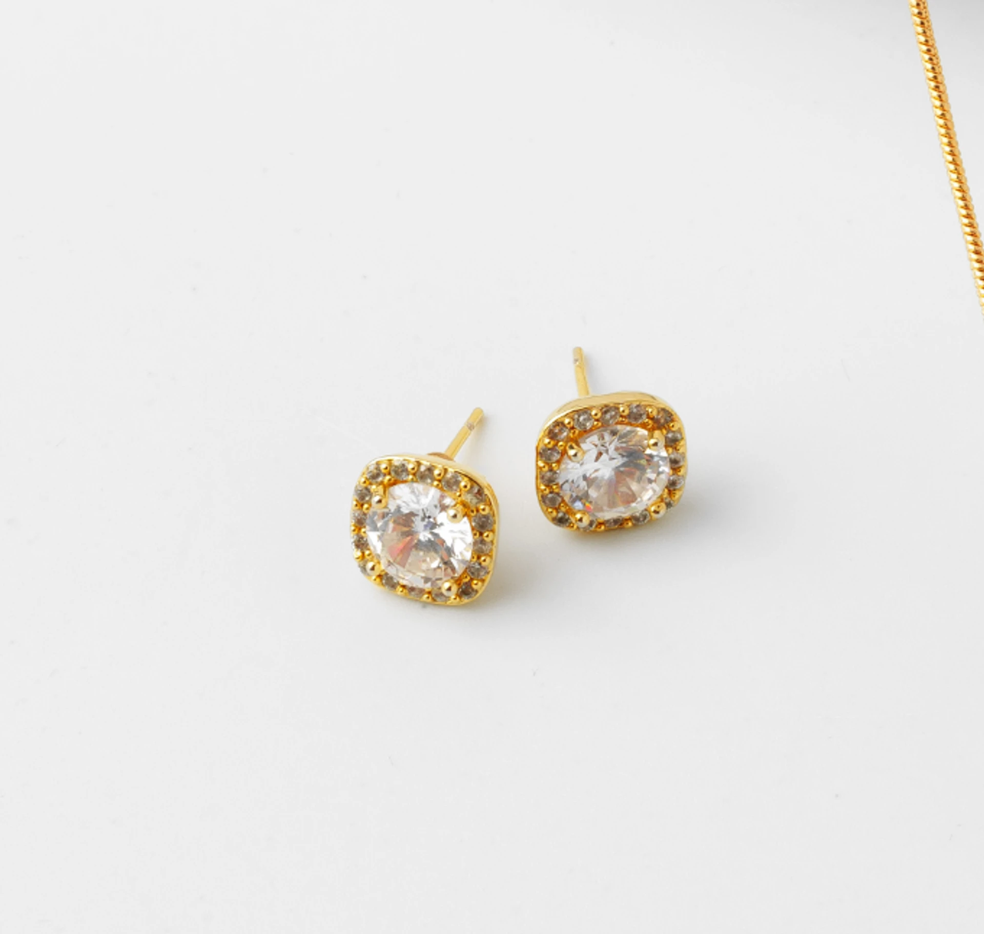 images ouces boucles d'oreilles